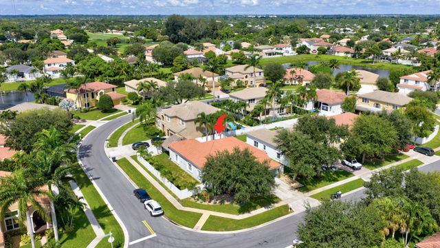 6405 Shadow Creek Village Circle E, Lake Worth, FL 33463