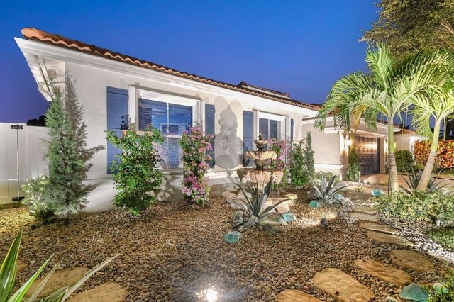 6405 Shadow Creek Village Circle E, Lake Worth, FL 33463