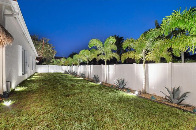 6405 Shadow Creek Village Circle E, Lake Worth, FL 33463