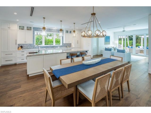 4042 Old Trail WAY, Naples, FL 34103
