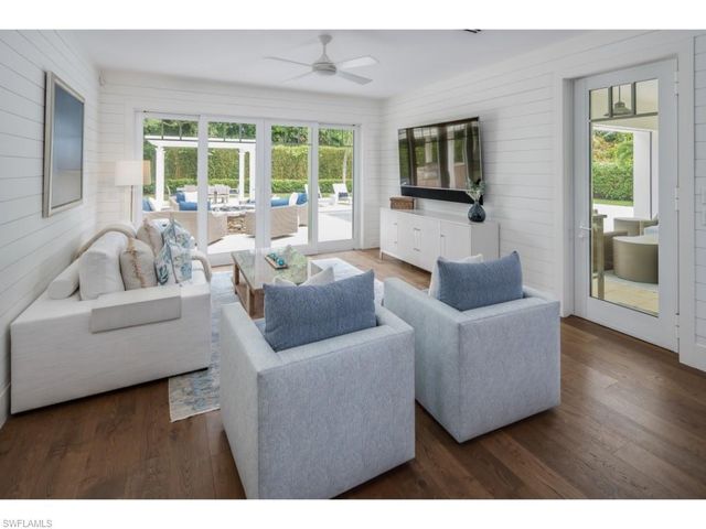 4042 Old Trail WAY, Naples, FL 34103