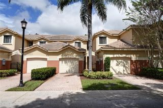 3873 Tree Top Dr, Weston, FL 33332