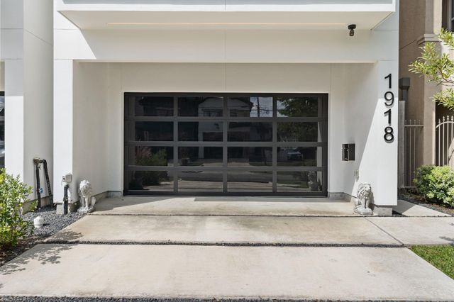 1918 Brun Street, Houston, TX 77019