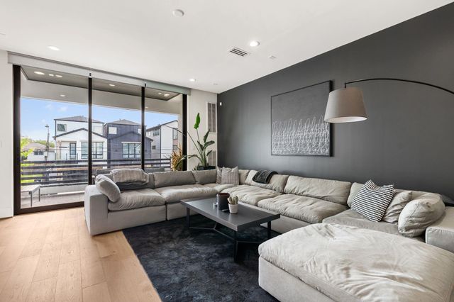 1918 Brun Street, Houston, TX 77019