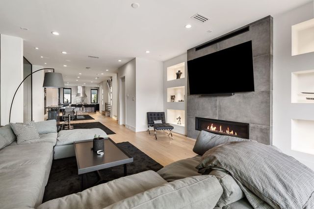 1918 Brun Street, Houston, TX 77019