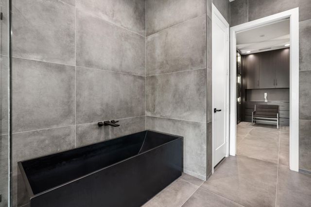 1918 Brun Street, Houston, TX 77019