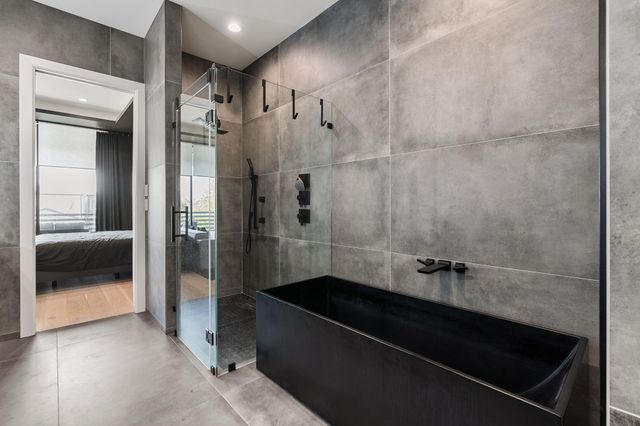 1918 Brun Street, Houston, TX 77019