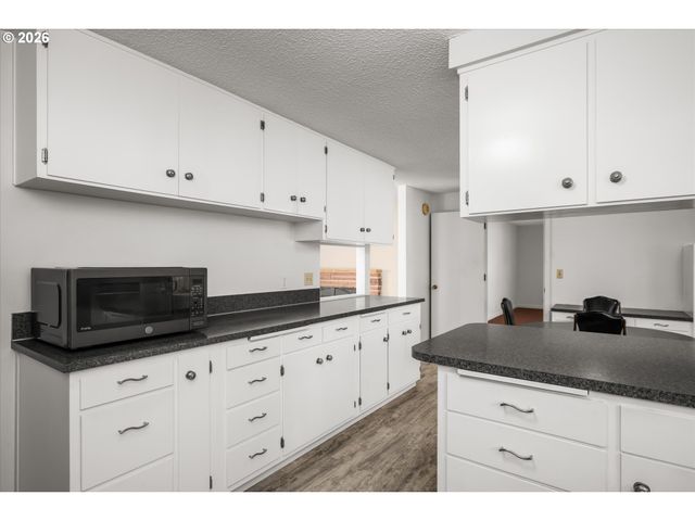 472 SPRINGDALE Ave, Springfield, OR 97477