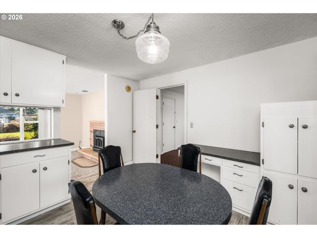 472 SPRINGDALE Ave, Springfield, OR 97477