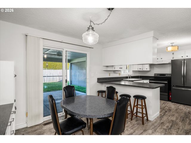 472 SPRINGDALE Ave, Springfield, OR 97477