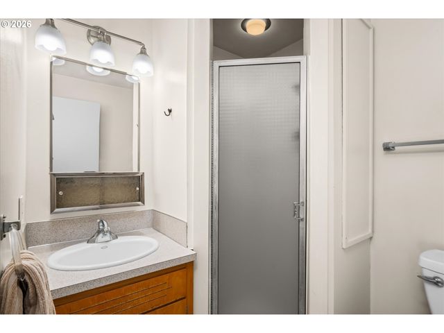 472 SPRINGDALE Ave, Springfield, OR 97477