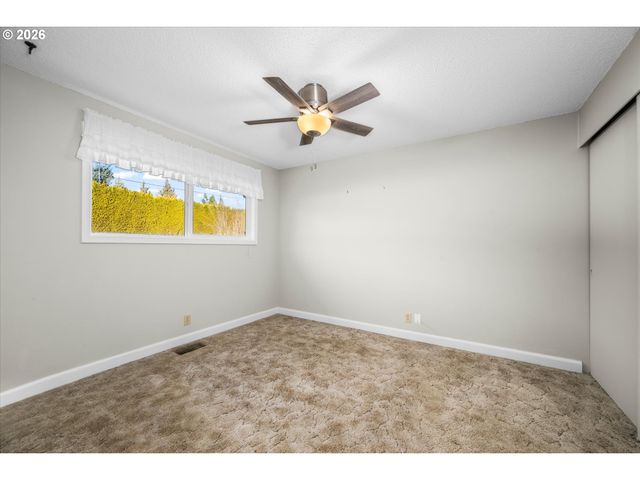 472 SPRINGDALE Ave, Springfield, OR 97477