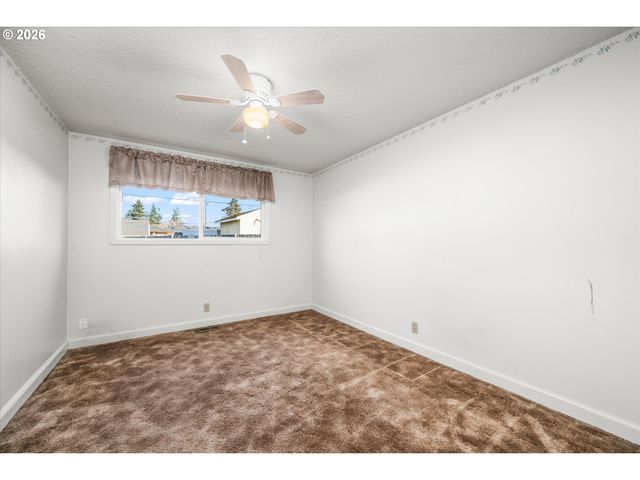 472 SPRINGDALE Ave, Springfield, OR 97477