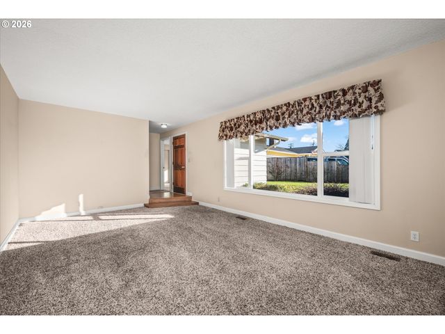 472 SPRINGDALE Ave, Springfield, OR 97477