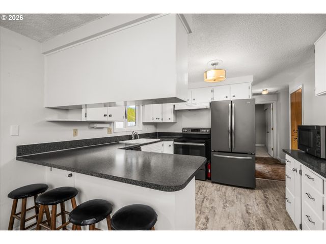 472 SPRINGDALE Ave, Springfield, OR 97477