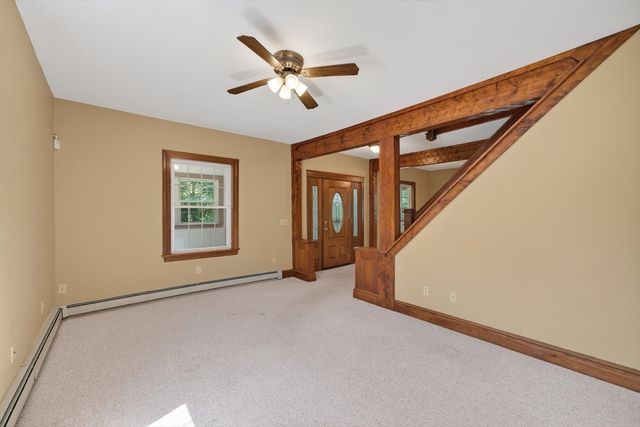 594 Slocum Rd, Dartmouth, MA 02747