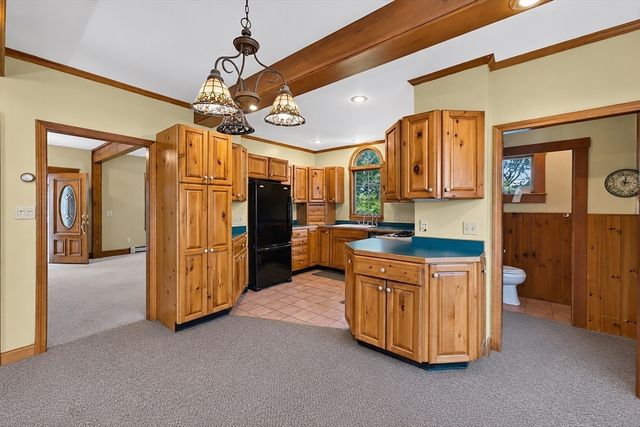 594 Slocum Rd, Dartmouth, MA 02747