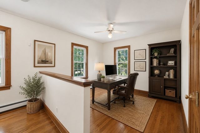 594 Slocum Rd, Dartmouth, MA 02747