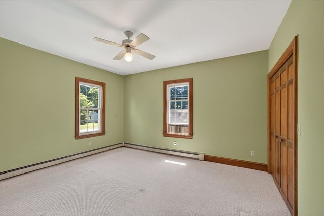 594 Slocum Rd, Dartmouth, MA 02747