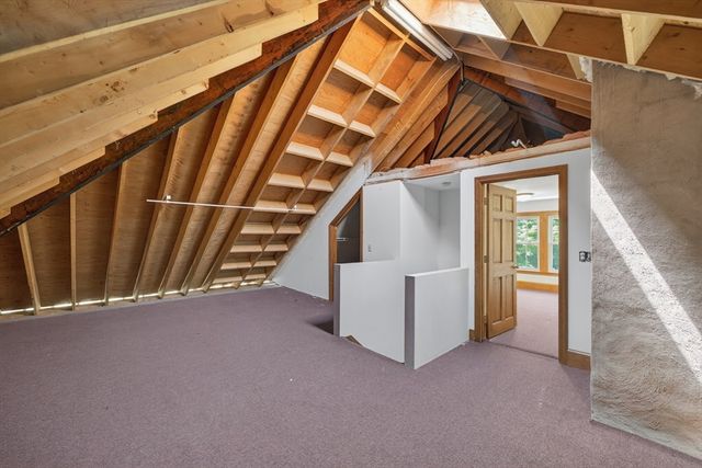 594 Slocum Rd, Dartmouth, MA 02747