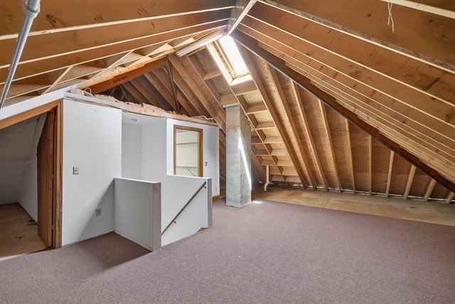 594 Slocum Rd, Dartmouth, MA 02747