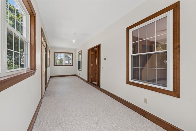 594 Slocum Rd, Dartmouth, MA 02747