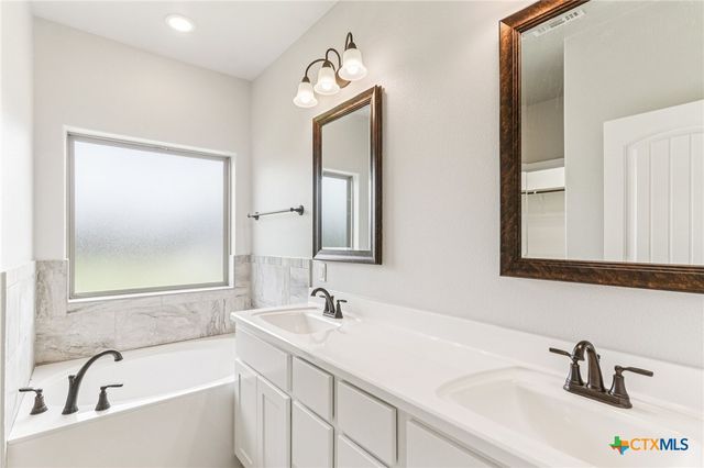 708 Holstein Drive, Belton, TX 76513