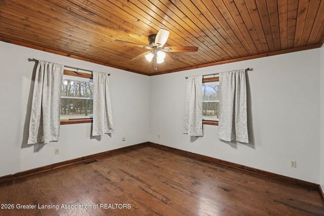 3161 Island Highway, Charlotte, MI 48813