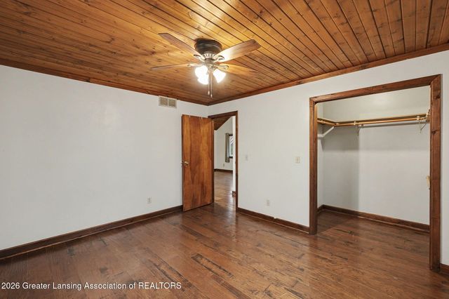 3161 Island Highway, Charlotte, MI 48813