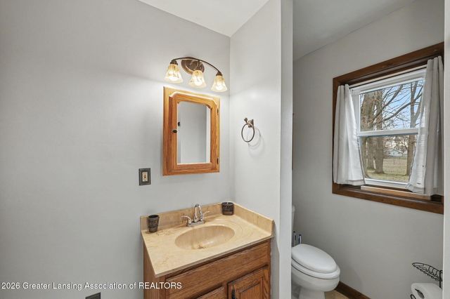 3161 Island Highway, Charlotte, MI 48813