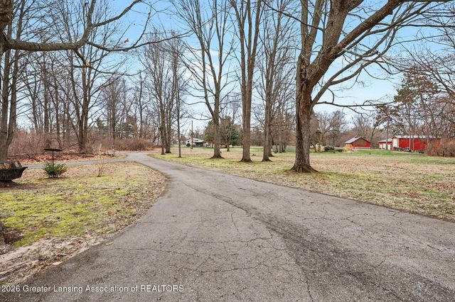 3161 Island Highway, Charlotte, MI 48813