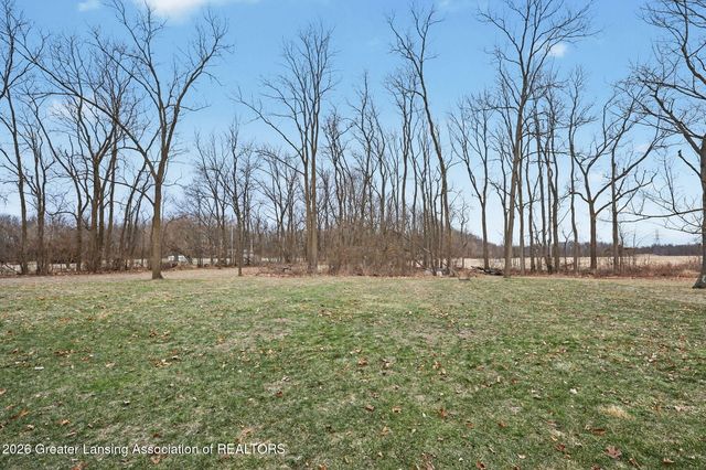 3161 Island Highway, Charlotte, MI 48813