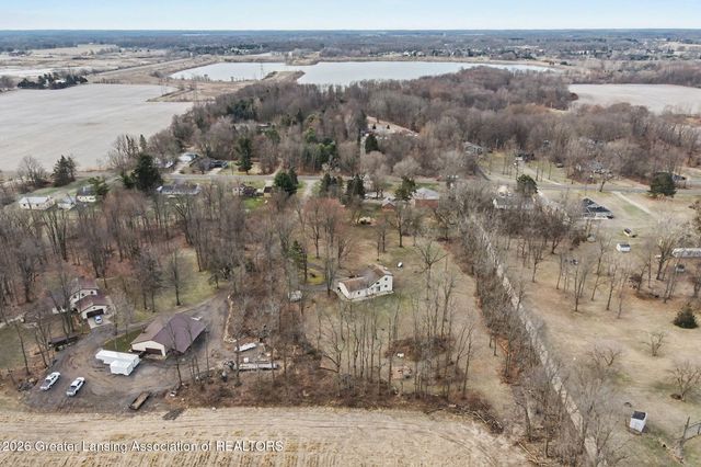 3161 Island Highway, Charlotte, MI 48813