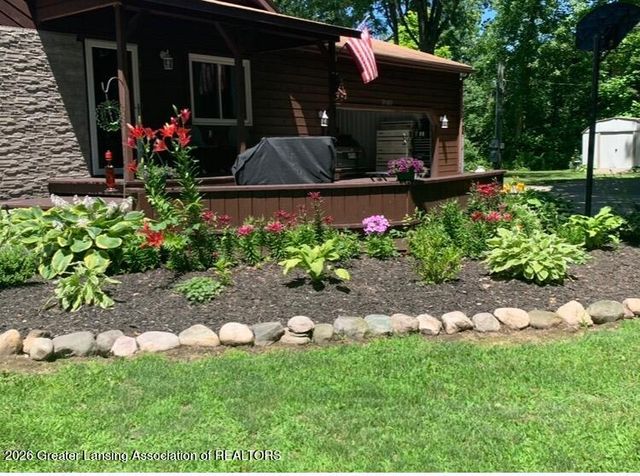 3161 Island Highway, Charlotte, MI 48813