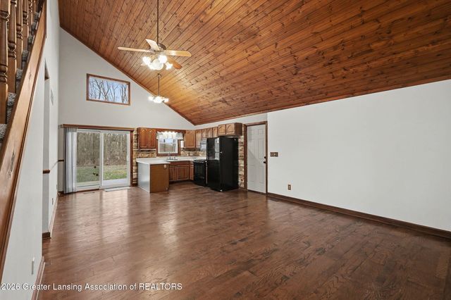 3161 Island Highway, Charlotte, MI 48813