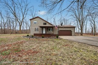 3161 Island Highway, Charlotte, MI 48813