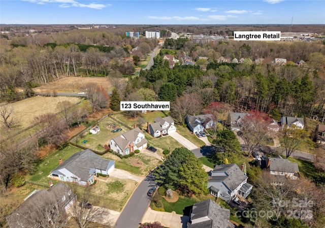 123 Southhaven Drive, Mooresville, NC 28117