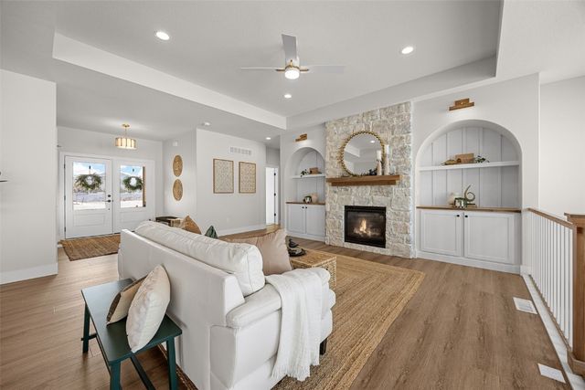 5396 Silver Rock Dr, Marion, IA 52302