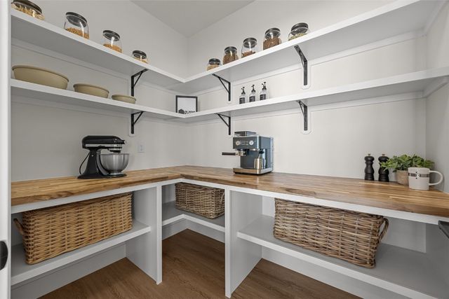 5396 Silver Rock Dr, Marion, IA 52302