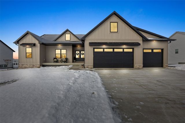 5396 Silver Rock Dr, Marion, IA 52302