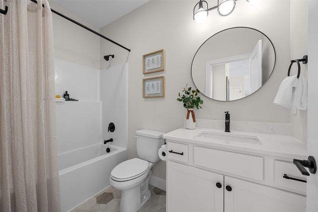 5396 Silver Rock Dr, Marion, IA 52302