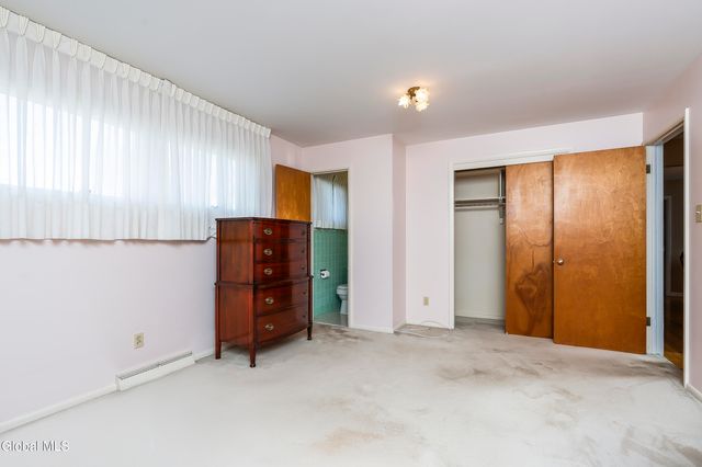 25 Gingerbread Lane, Albany, NY 12208