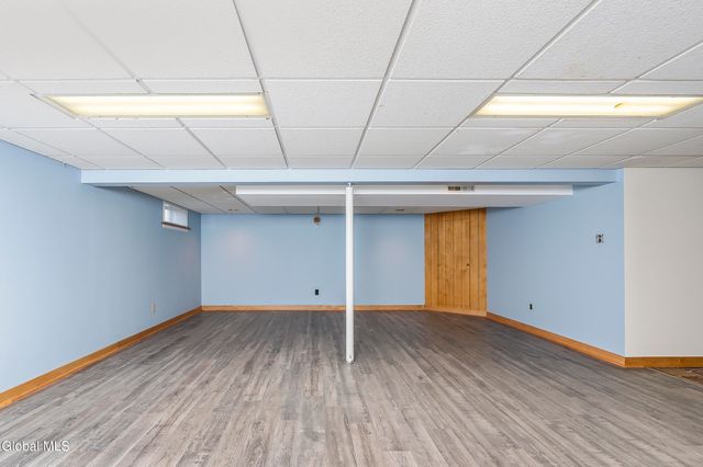 25 Gingerbread Lane, Albany, NY 12208