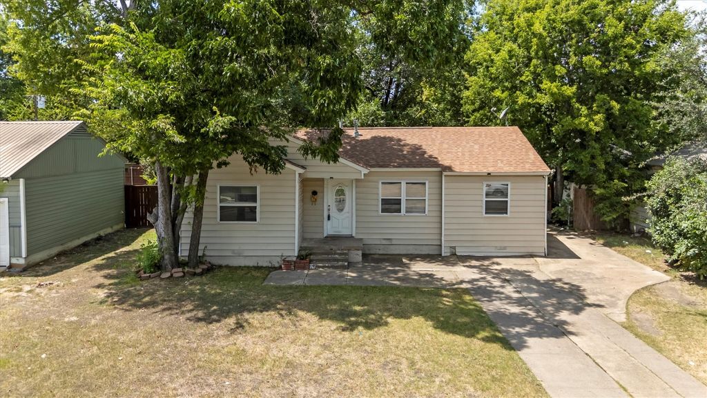 123 Collins Drive, Irving, TX 75060