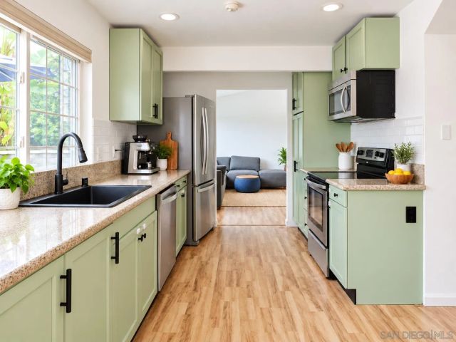 6590 High Knoll, San Diego, CA 92111