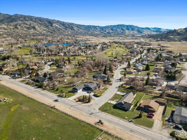 30150 Jamaica Dunes Drive, Tehachapi, CA 93561