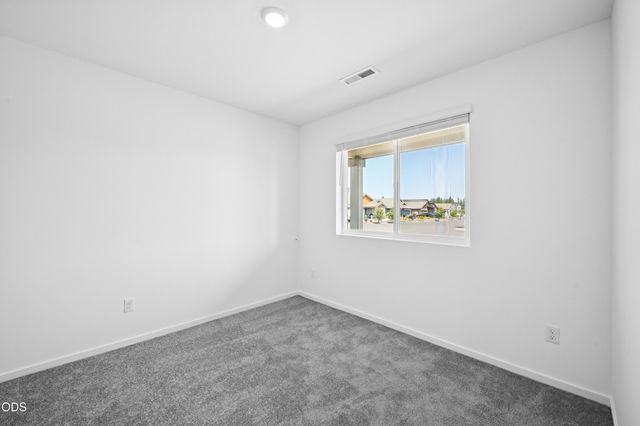 51743 Morning Pine Dr, La Pine, OR 97739