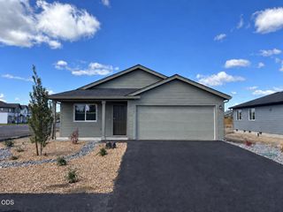51743 Morning Pine Dr, La Pine, OR 97739