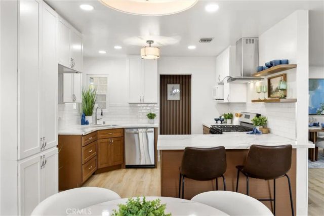 626 S Corta, Santa Ana, CA 92704