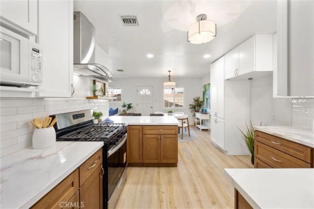 626 S Corta, Santa Ana, CA 92704